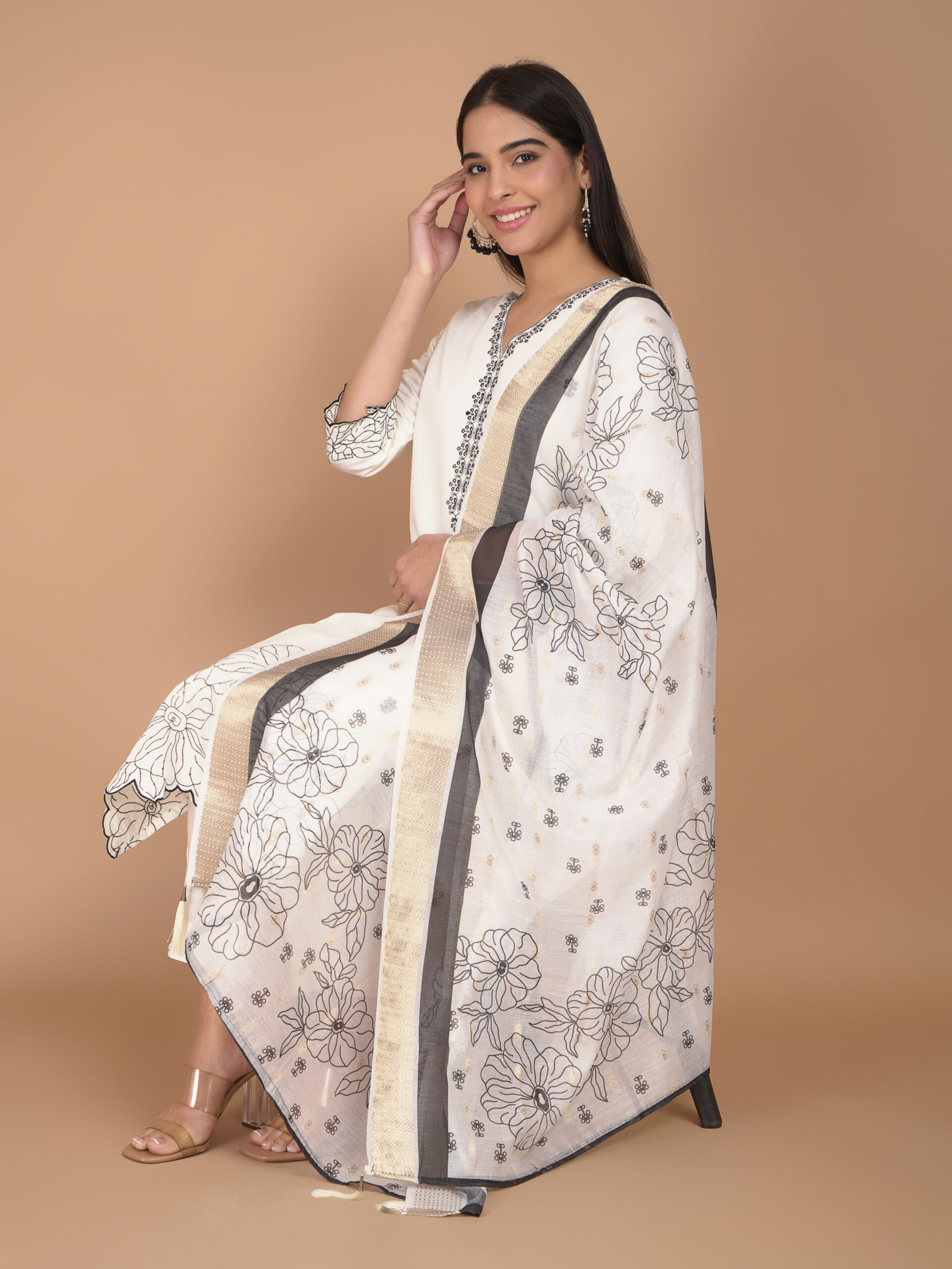 Soft Ivory Black - Sahee Livings